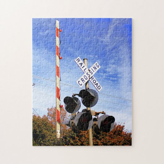 Railroad Crossing With Beautiful Blue Skies Legpuzzel (Verticaal)