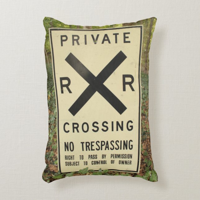 RAILROAD PRIVATE CROSSING NO TRESPASSING PILLOW ACCENT KUSSEN (Voorkant(Verticaal))