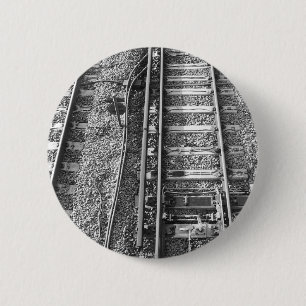 Railroad Tracks, zwart-wit Afbeelding. Ronde Button 5,7 Cm