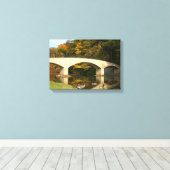 Rainboogbrug in Herfst bij het Grove City College Canvas Afdruk (Insitu (Houten vloer))