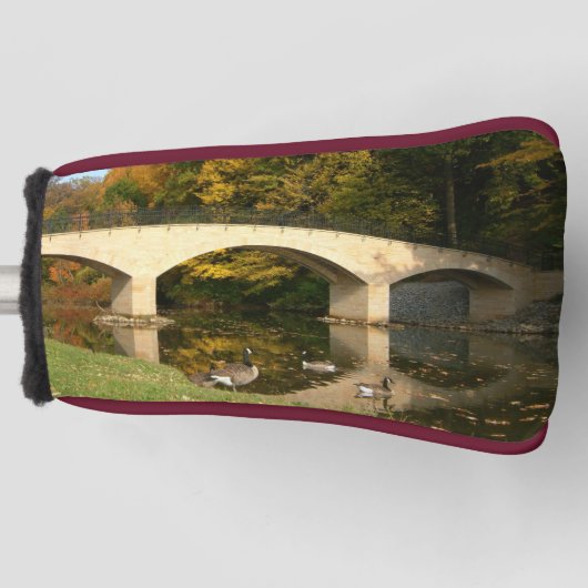 Rainboogbrug in Herfst bij het Grove City College Golfheadcover (Voorkant)