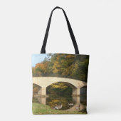 Rainboogbrug in Herfst bij het Grove City College Tote Bag (Achterkant)