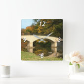 Rainboogbrug in Herfst bij het Grove City College Vierkante Klok (Huis)