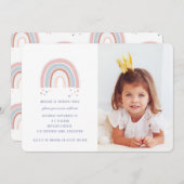 Rainboogfoto-verjaardagsuitnodiging in roze paars (Voorkant / Achterkant)