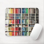 Rainbooggekleurde boeken muismat (Met muis)