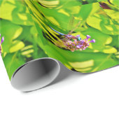 Rainboogkleurige Dragonfly op een paarse roze bloe Cadeaupapier (Rol Hoek)