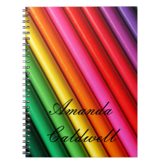 Rainboogkleurige potloden laptop notitieboek