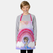 Rainboogontwerp met jong meisje schort (Gedragen)