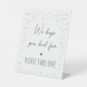 Rainbow Baby Sprinkle Party Favor Reclamebord Met Voetstuk (Voorkant)