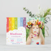 Rainbow Birthday Uitnodiging (Staand voorkant)