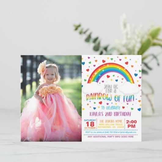 Rainbow Birthday Uitnodiging met foto  (Staand voorkant)
