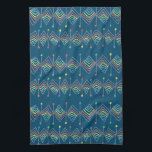 Rainbow Blue Geometric Diamonds kleurrijke gevange Theedoek<br><div class="desc">Decoreer je keuken met deze handgetekende handgetekende handwiegenspreker met een geometrische diamantpatroon. Het maakt een geweldig huishouden of bruiloft cadeau! U kunt het aanpassen en tekst ook toevoegen. Bekijk mijn winkel voor veel meer kleuren en patronen!</div>