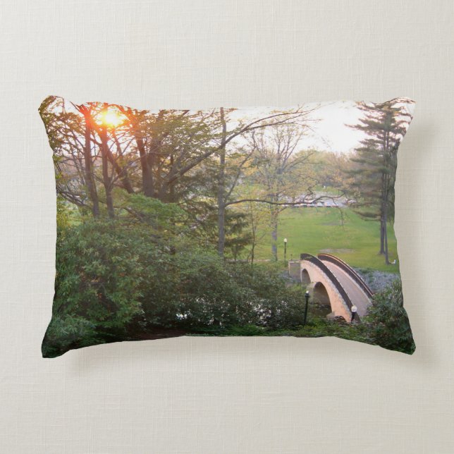 Rainbow Bridge Zonsondergang bij Grove City Colleg Decoratief Kussen (Voorkant)