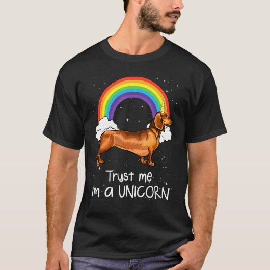 Rainbow Brown teckel Vertrouw me als een eenhoorn T-shirt (Voorkant)