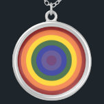 Rainbow Bullseye Zilver Vergulden Ketting<br><div class="desc">Concentrische cirkels vormen een regenboogkleurige stierenkleurige stier. De buitenste cirkel is rood,  gevolgd door oranje,  geel,  groen,  blauw,  indigo,  en eindigend met viool in het centrum. Viel je LGBT-trots of je liefde voor regenbogen! Digitaal gemaakt 7.500 x 7.500 pixels afbeelding. Copyright ©2011 Claire E. Skinner,  Alle rechten voorbehouden.</div>
