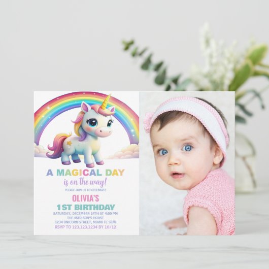 Rainbow Cloud Unicorn Verjaardag Uitnodigingen fot (Staand voorkant)