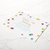 Rainbow Confetti en Gold Lettering Birthday Party Folie Uitnodiging (Gedraaid)