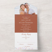 Rainbow Confetti Monogram Foto Terracotta Wedding All In One Uitnodiging (Binnen)