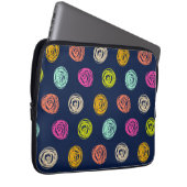 Rainbow Doodle Dot Confetti op marinepapier Laptop Sleeve (Voorkant Rechts)