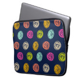 Rainbow Doodle Dot Confetti op marinepapier Laptop Sleeve (Voorkant Links)