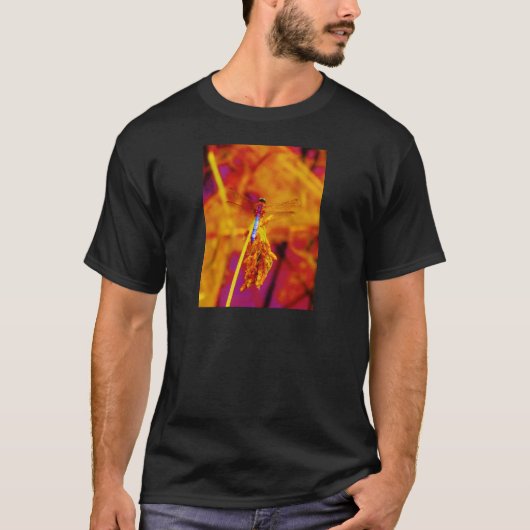 Rainbow Dragonfly op amber en fuschia T-shirt (Voorkant)