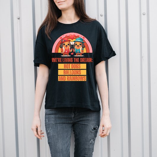 Rainbow Dream: Schattige Hot Dog-personages T-shirt