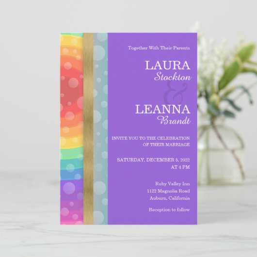 Rainbow en Gold Wedding Invitation Kaart (Staand voorkant)
