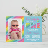 Rainbow First Birthday Party Photo Invitation Kaart (Staand voorkant)
