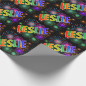 Rainbow First Name "LESLIE" + Fireworks Cadeaupapier (Hoek)