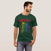 Rainbow Fists Gay Pride Protest RESIST T-shirt (Voorkant volledig)