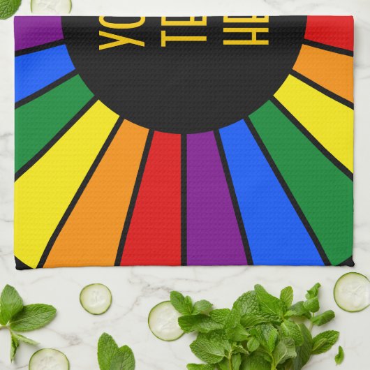 RAINBOW FLAG BUTTON RAYS + uw teken of tekst Theedoek (Gevouwen)