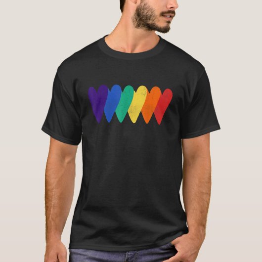 Rainbow Flag Hearts Love LGBT Gay Lesbian Bi Trans T-shirt (Voorkant)