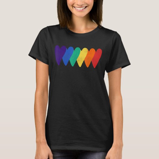 Rainbow Flag Hearts Love LGBT Gay Lesbian Bi Trans T-shirt (Voorkant)