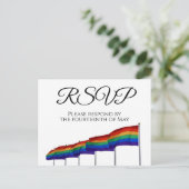 Rainbow Flags Gay Pride Wedding RSVP Briefkaart (Staand voorkant)