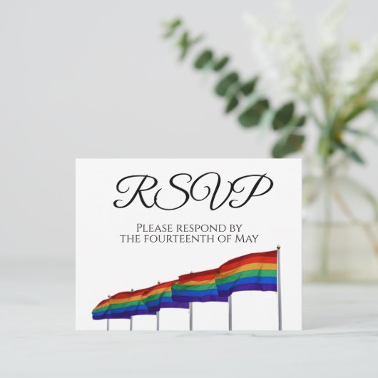 Rainbow Flags Gay Pride Wedding RSVP Briefkaart (Staand voorkant)