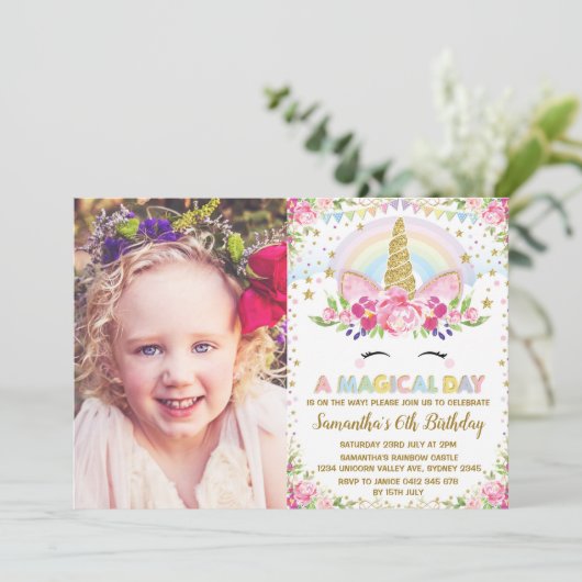 Rainbow Floral Unicorn verjaardagsfeestje uitnodig Kaart (Staand voorkant)