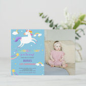 Rainbow Fly Unicorn Verjaardag Uitnodigingen foto (Staand voorkant)