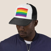 Rainbow Freedom Gay Pride Flag Symbool Trucker Pet (In situ)