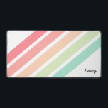 Rainbow Gepersonaliseerde naam Aangepaste geperson Bureaumat<br><div class="desc">Gepersonaliseerd alleen voor jou! Deze regenboog gepersonaliseerde naam bureaumat heeft een retro gevoel in wit,  roze,  sinaasappel,  groen en blauwgroen. Personaliseer met de naam van uw keuze. Maakt een geweldig cadeau voor de feestdagen,  verjaardagen en meer. Onderdeel van een collectie van Parcel Studios.</div>
