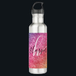 Rainbow Glitter Monogram Naam Waterfles<br><div class="desc">Voeg een spetter van kleur toe aan uw waterflesje met glitter-regenboog met monogram en scriptnaam. Personaliseer met jouw naam, monogram, initiaal of tekst. U kunt tekstkleur en doopvontstijl veranderen gebruikend het aanpassen verdere optie. Houd er rekening mee dat glitter het afgedrukte effect is en geen fysieke glitterstukken. Neem contact met...</div>