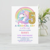Rainbow Glitter Unicorn Verjaardag Uitnodigingen (Staand voorkant)