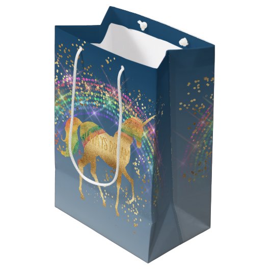 Rainbow Gold Stars Dream Unicorn Medium Cadeauzakje (Voorkant Gekanteld)