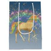 Rainbow Gold Stars Dream Unicorn Medium Cadeauzakje (Achterkant)