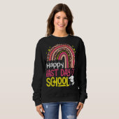Rainbow Happy Last Day of School Teacher Hallo Sum Trui (Voorkant volledig)
