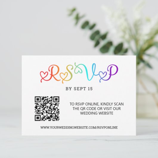 Rainbow Hart Script LGBT Huwelijk QR Code RSVP Kaartje (Staand voorkant)
