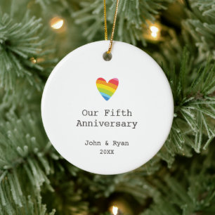 Rainbow Heart, gepersonaliseerd LGBT 5e Jubileum Keramisch Ornament