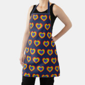 Rainbow Heart Pattern op Navy Blue Schort (Insitu)