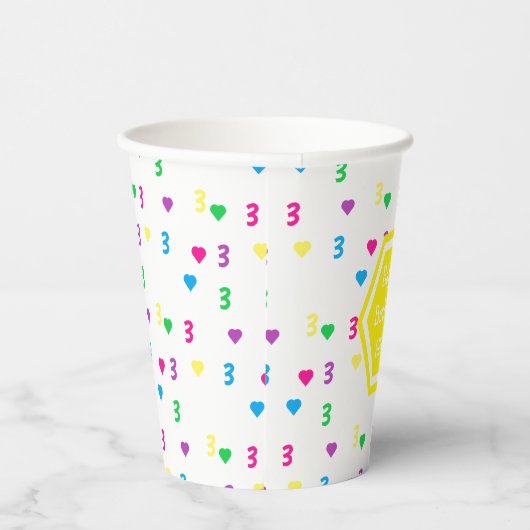 Rainbow Hearts 3e verjaardag Papieren Bekers (Rechts)
