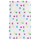 Rainbow Hearts 4e verjaardag Klein Cadeauzakje (Voorkant)