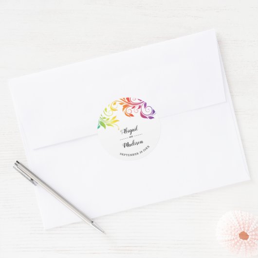 Rainbow-kleuren scrolleaf homo lesbian bruiloft ronde sticker (Envelop)